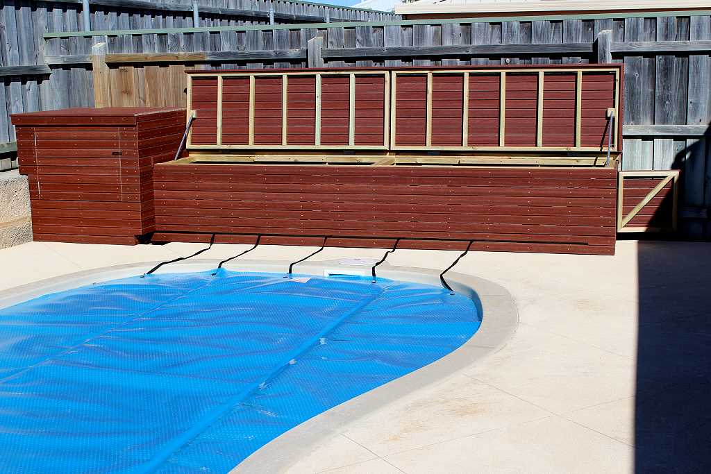 pool blanket boxes, pool storage boxes blue sky